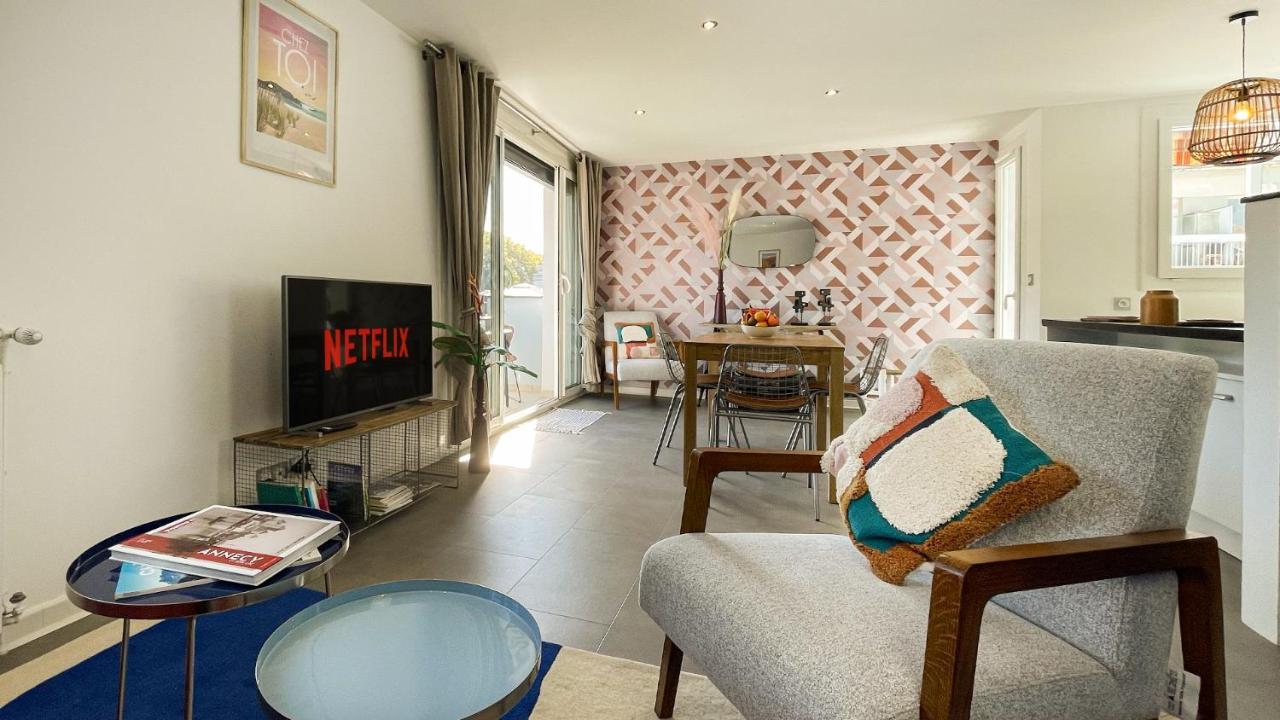 Homey Montaigne - New - A 1 Min A Pied Du Lac D'Annecy - 2 Balcons Prives - Appartement Avec 2 Chambres - Stationnement Gratuit Toute L'Annee Sauf En Ete - Juin A Aout 외부 사진